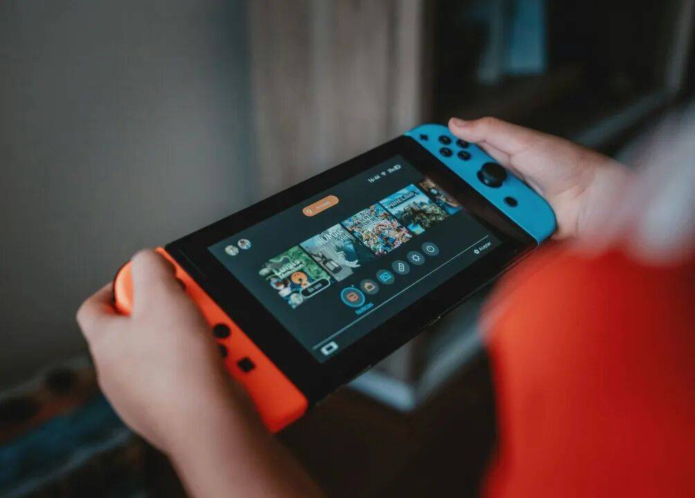 新风向：Switch 2 领跑折叠屏新秀不朽情缘平台登录网页2025 数码掌机(图3)